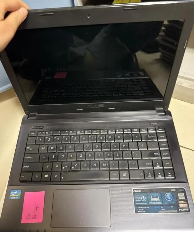 laptop asus black i3 2012 2.webp