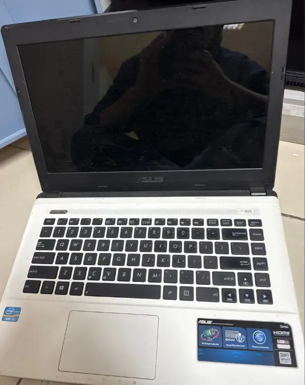 laptop asus white i3 2012 2.webp