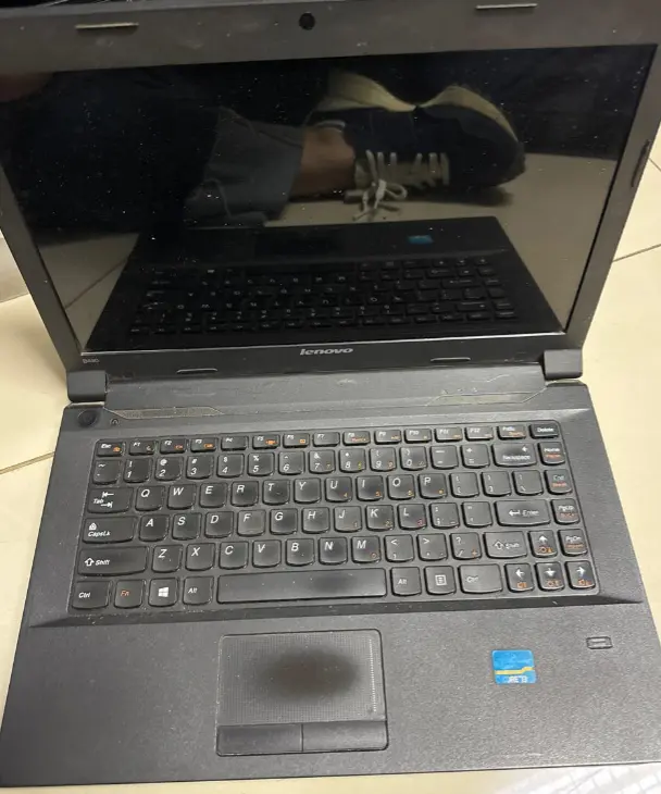 laptop lenovo black i3 2015 2.webp