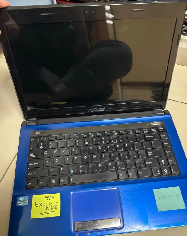laptop asus blue i3 2012 2.webp
