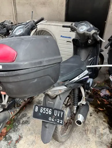 [38c] Honda Revo B.6556.UVY