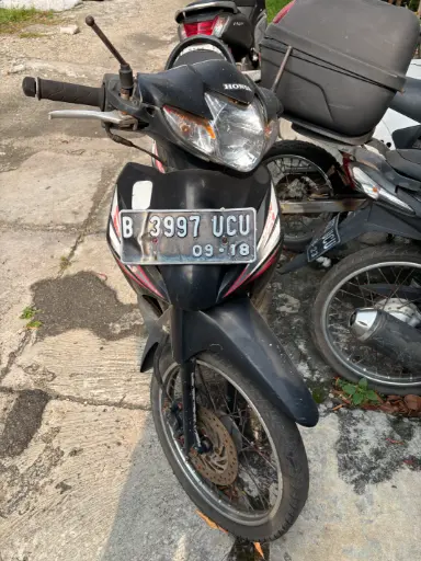 [38d] Honda Revo B.3997.UCU